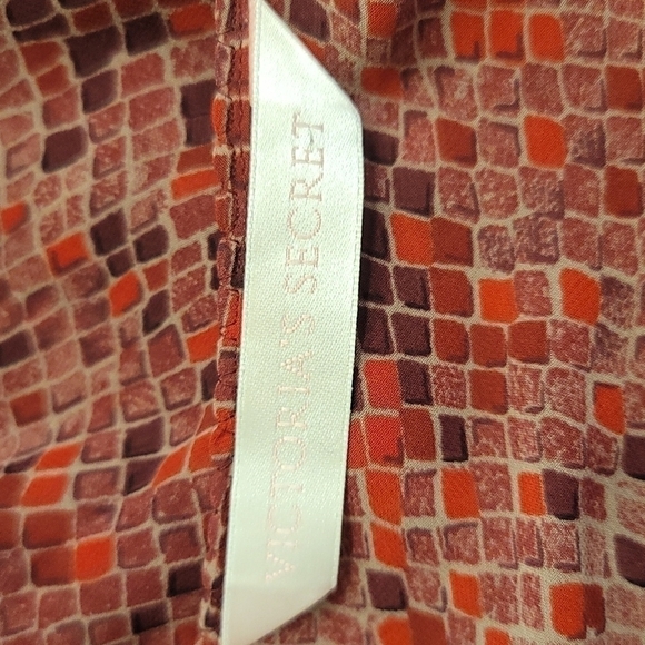 Victoria's Secret Long Sleeve Sheer V-Neck Snake Skin Swimsuit Cover-Up-Size L - Picture 6 of 6